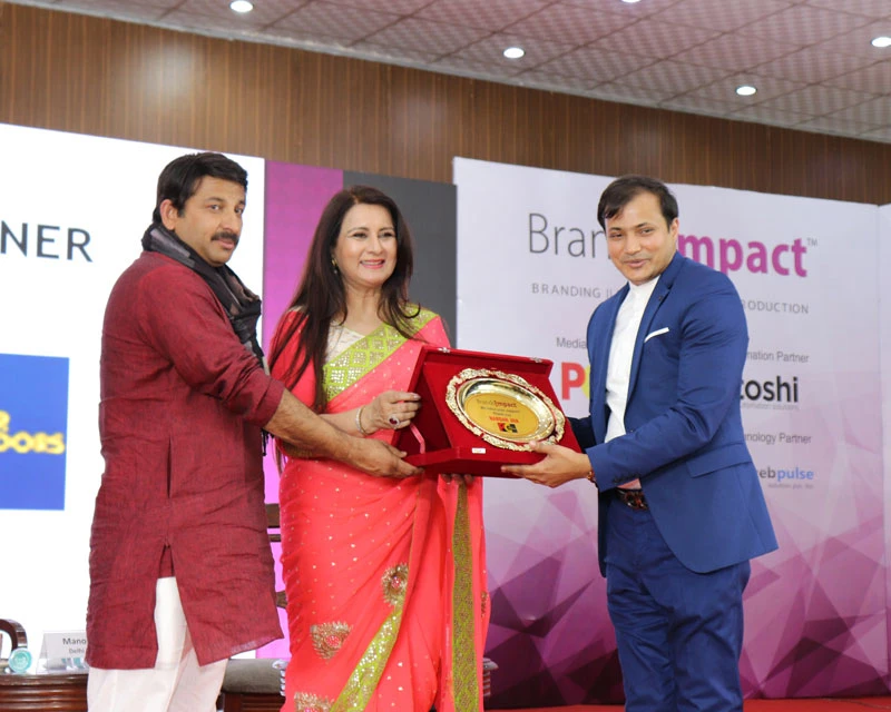 Brands Impact, Right Choice Awards, RCA, Award, Poonam Dhillon, Manoj Tiwari