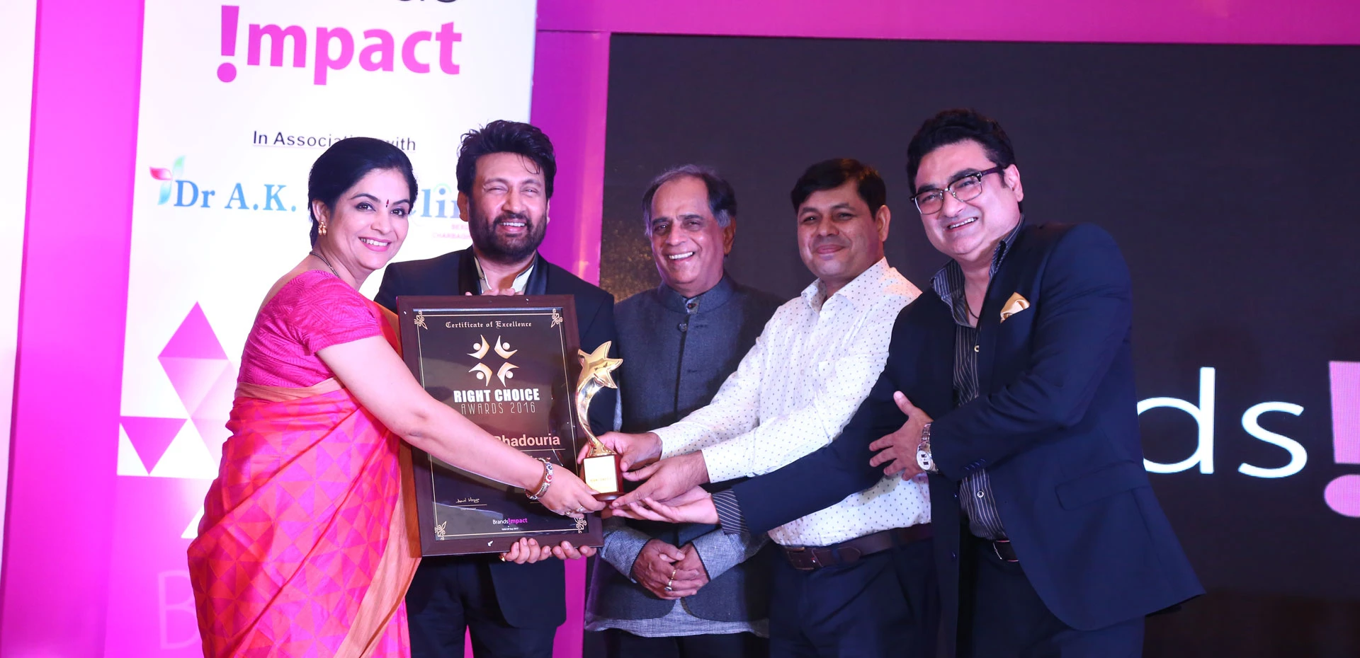 Shekhar Suman giving award in Rightchoice Award Event